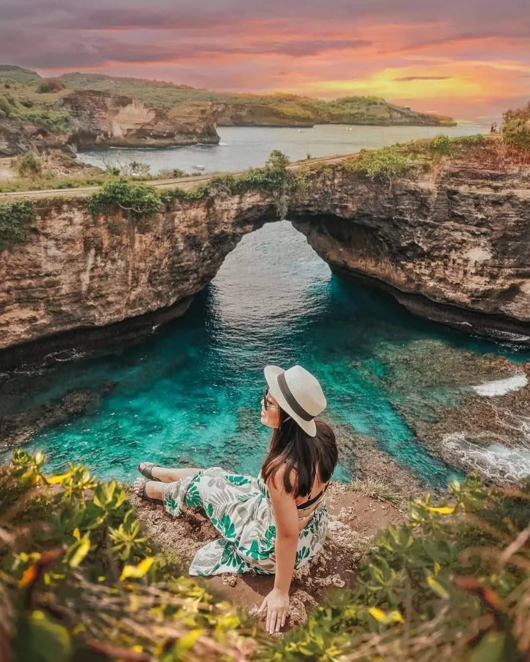 The natural arch at Broken Beach on Nusa Penida